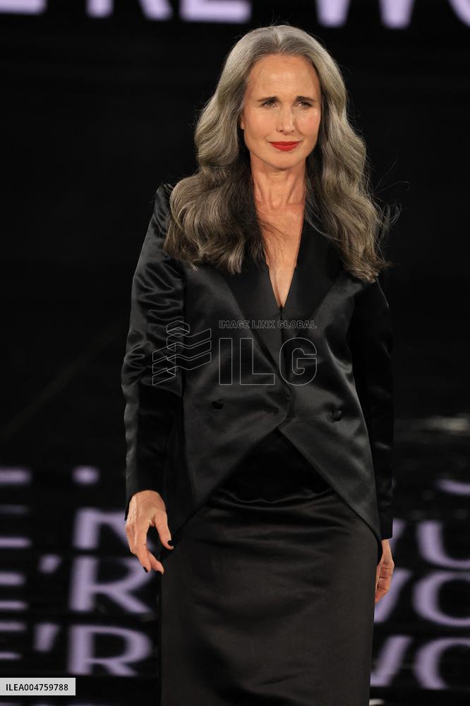 PFW - Le Défilé. Liberté, Egalité, Sororité"You're Worth It" L'Oréal Paris Runway