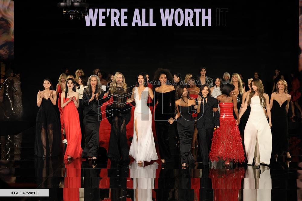 PFW - Le Défilé. Liberté, Egalité, Sororité"You're Worth It" L'Oréal Paris Runway