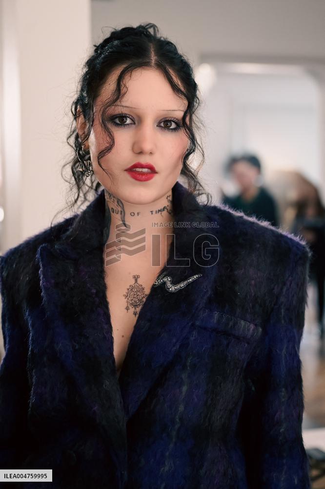 PFW - Weinsanto Front Row