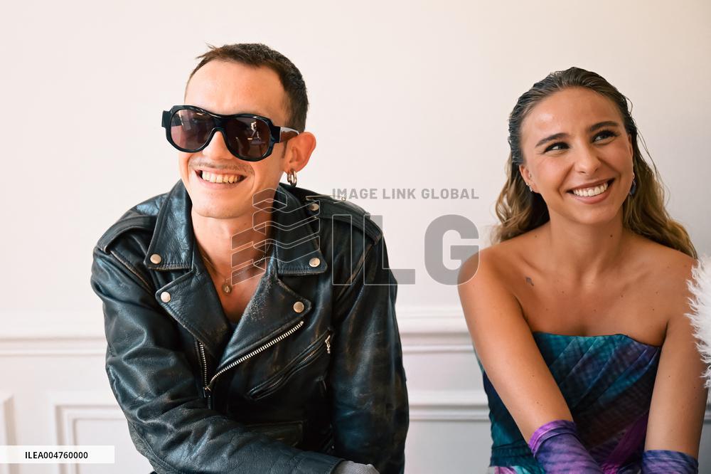 PFW - Weinsanto Front Row