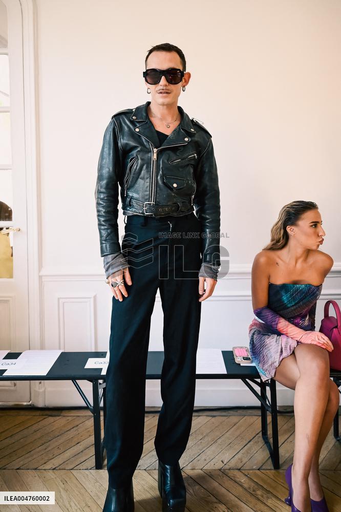 PFW - Weinsanto Front Row