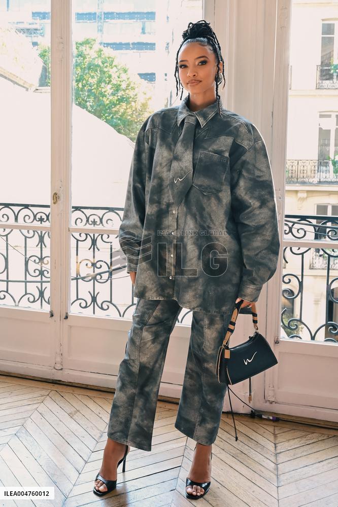 PFW - Weinsanto Front Row