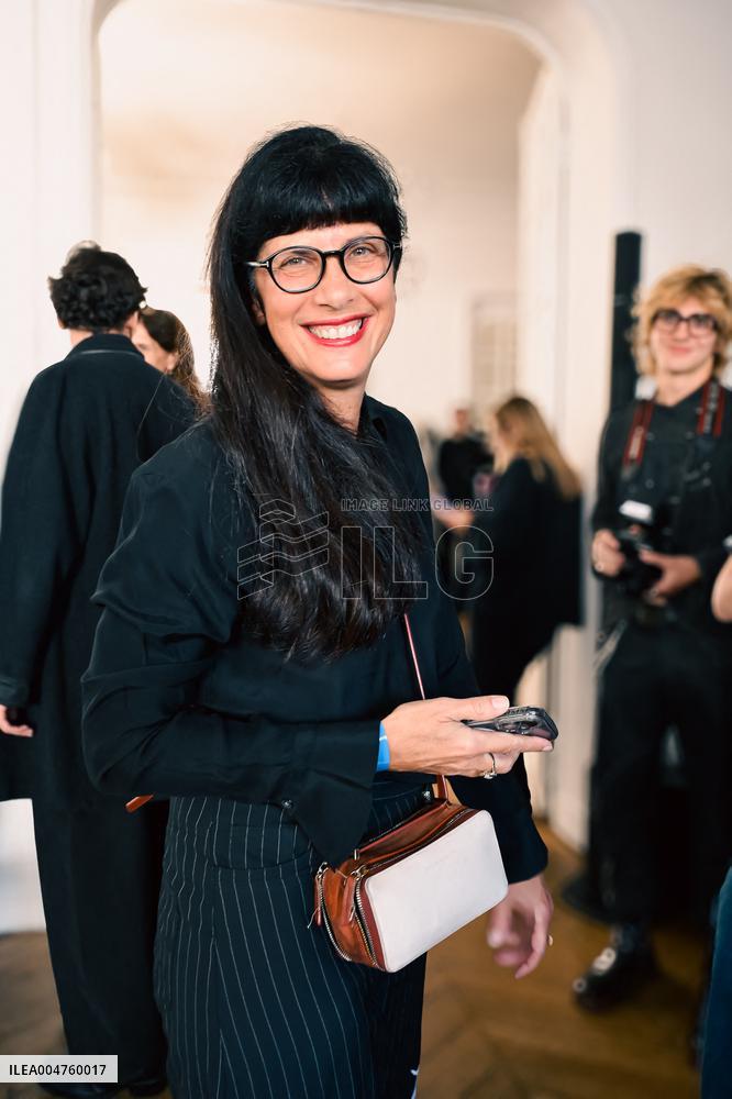 PFW - Weinsanto Front Row