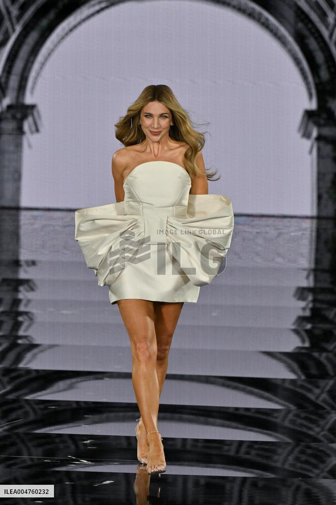 PFW L Oreal Runway