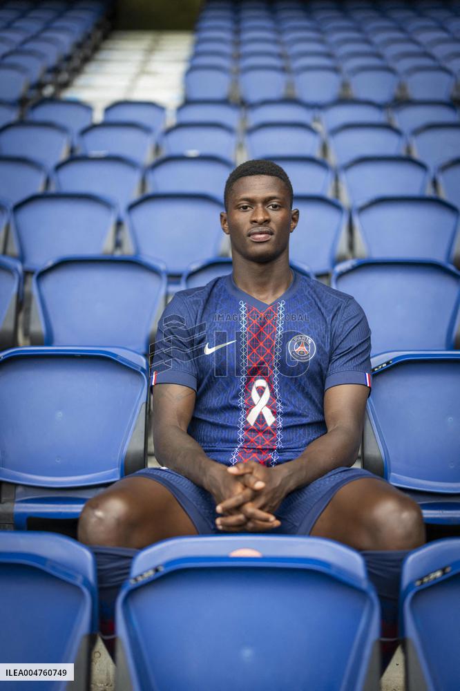 PSG Support the Pink October Campaign - Paris