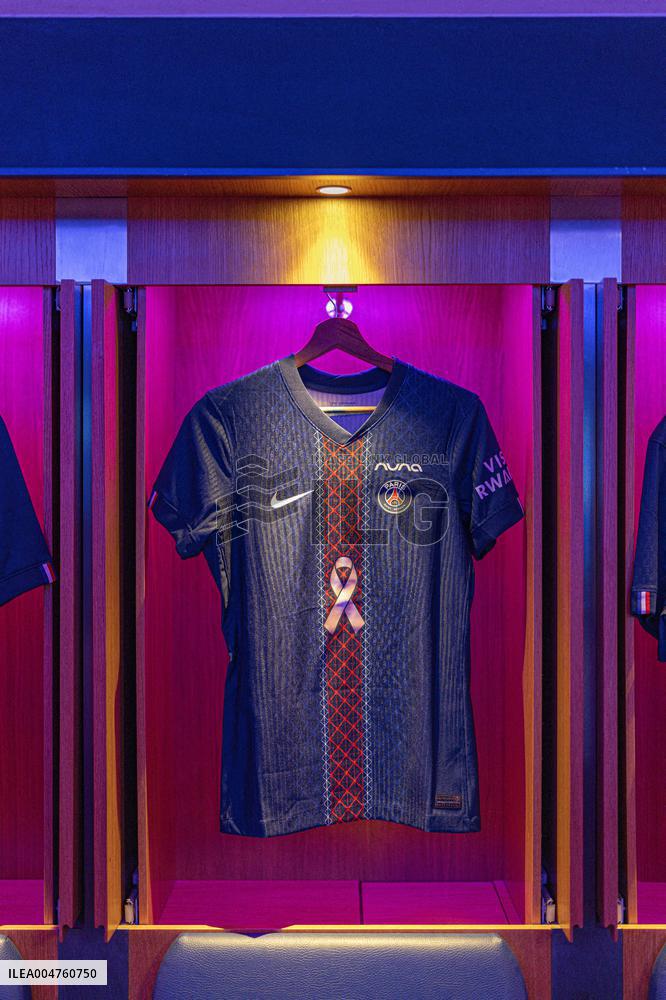 PSG Support the Pink October Campaign - Paris