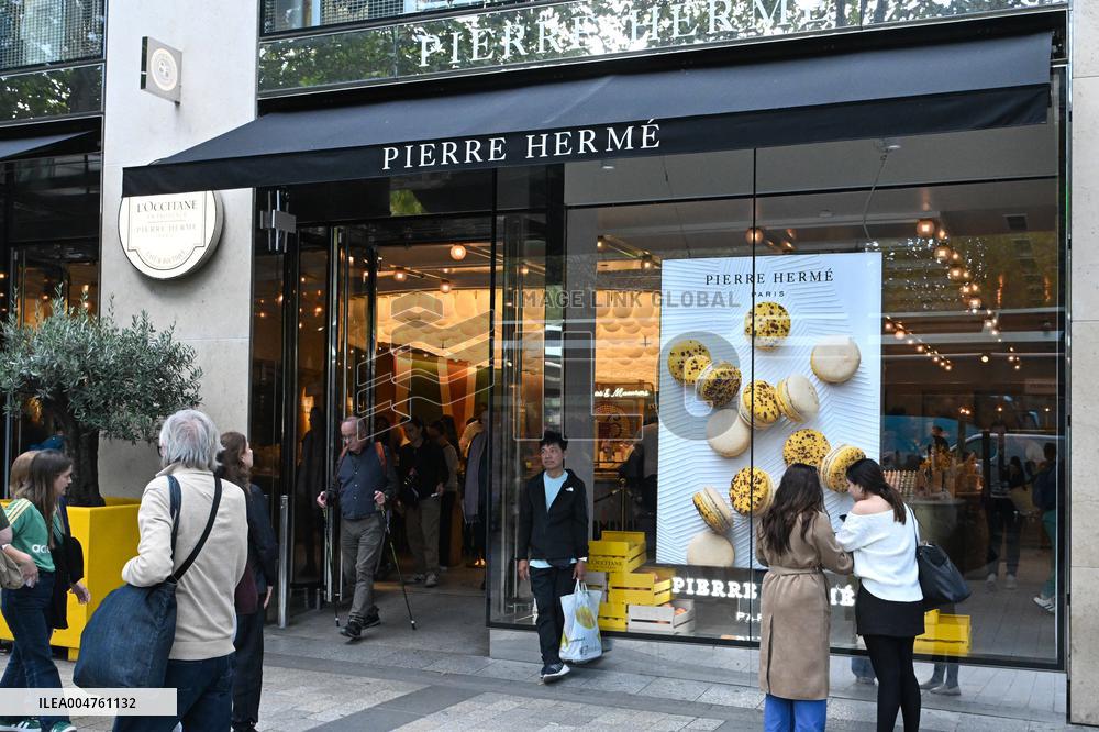 Illustration In Paris