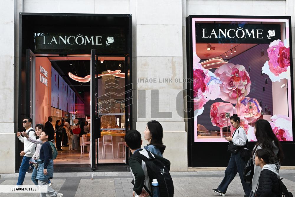 Illustration In Paris