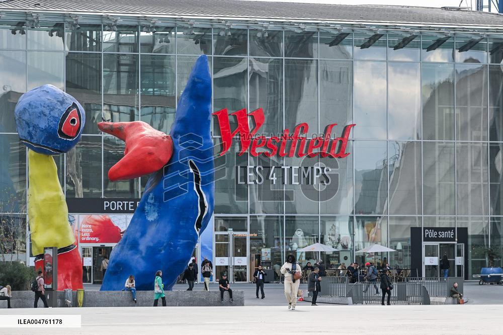 Illustration In Paris