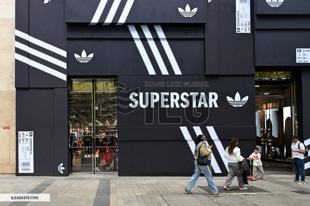 Illustration In Paris