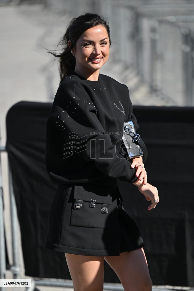 PFW Louis Vuitton Outside Arrivals