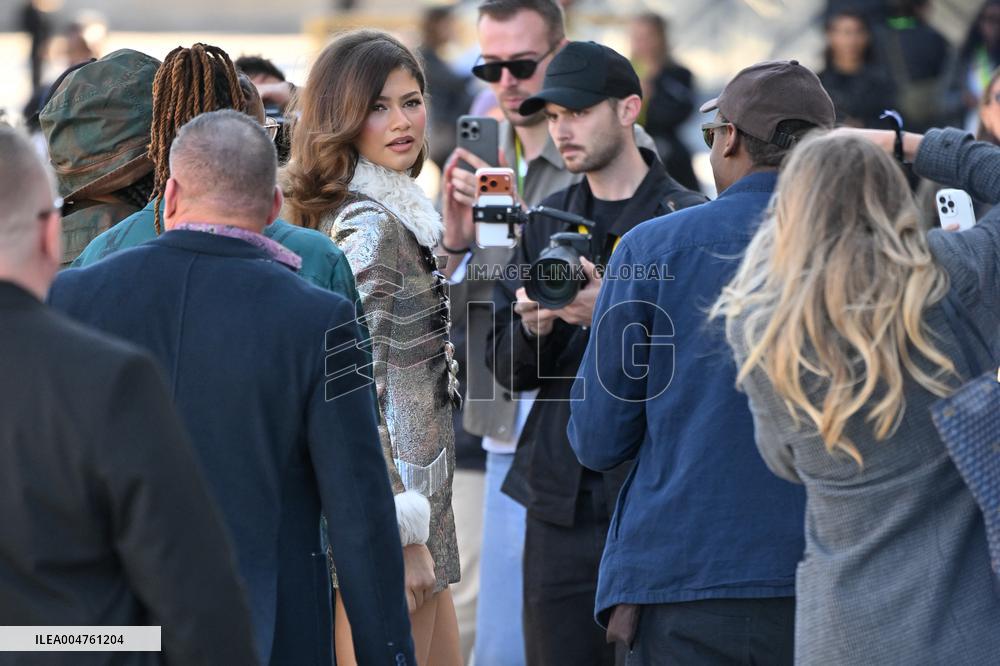 PFW Louis Vuitton Outside Arrivals