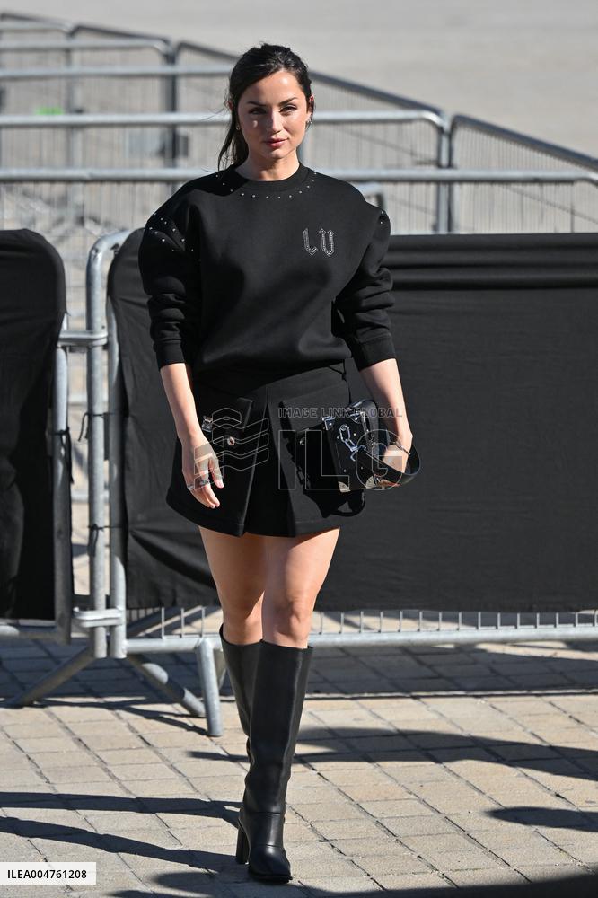 PFW Louis Vuitton Outside Arrivals