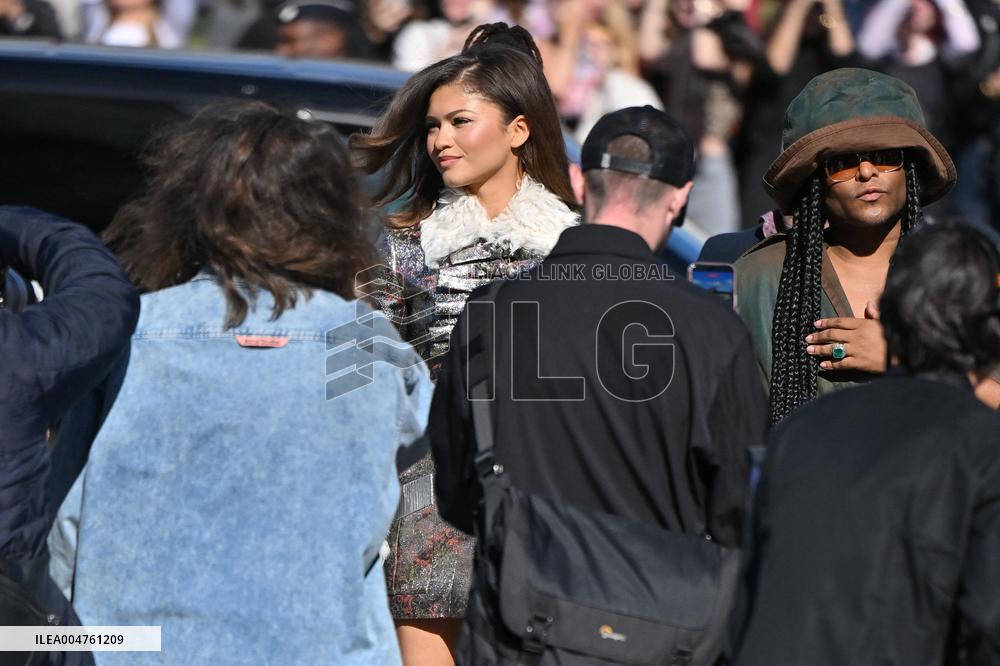 PFW Louis Vuitton Outside Arrivals