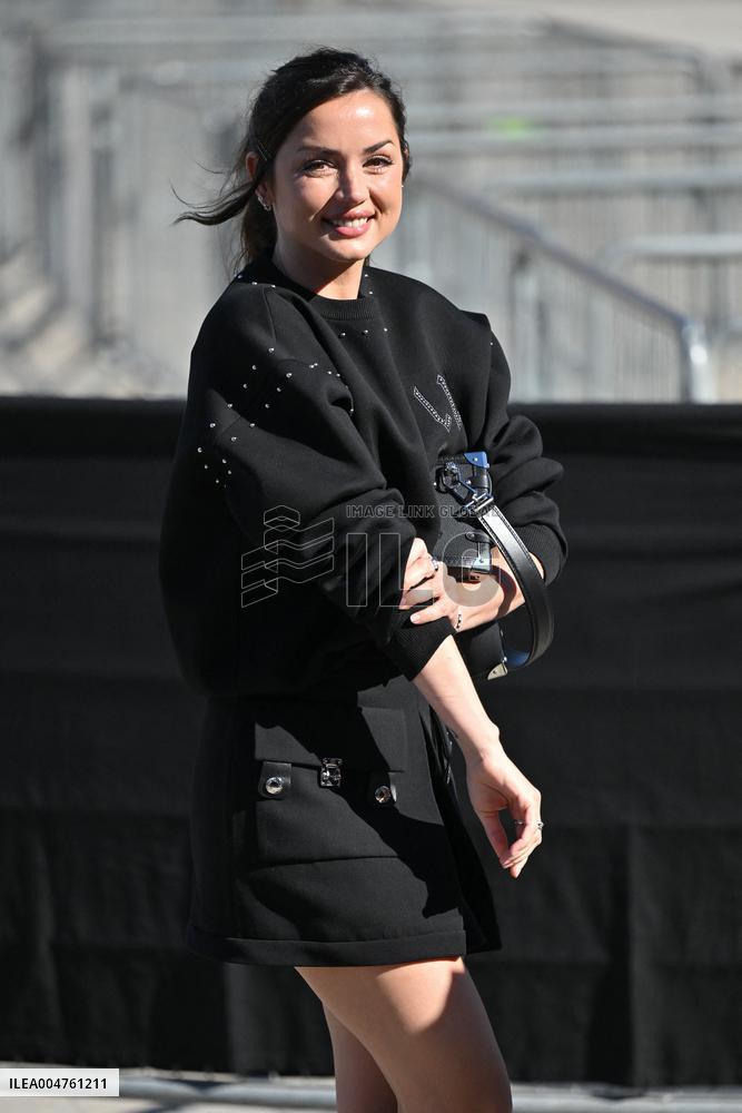 PFW Louis Vuitton Outside Arrivals