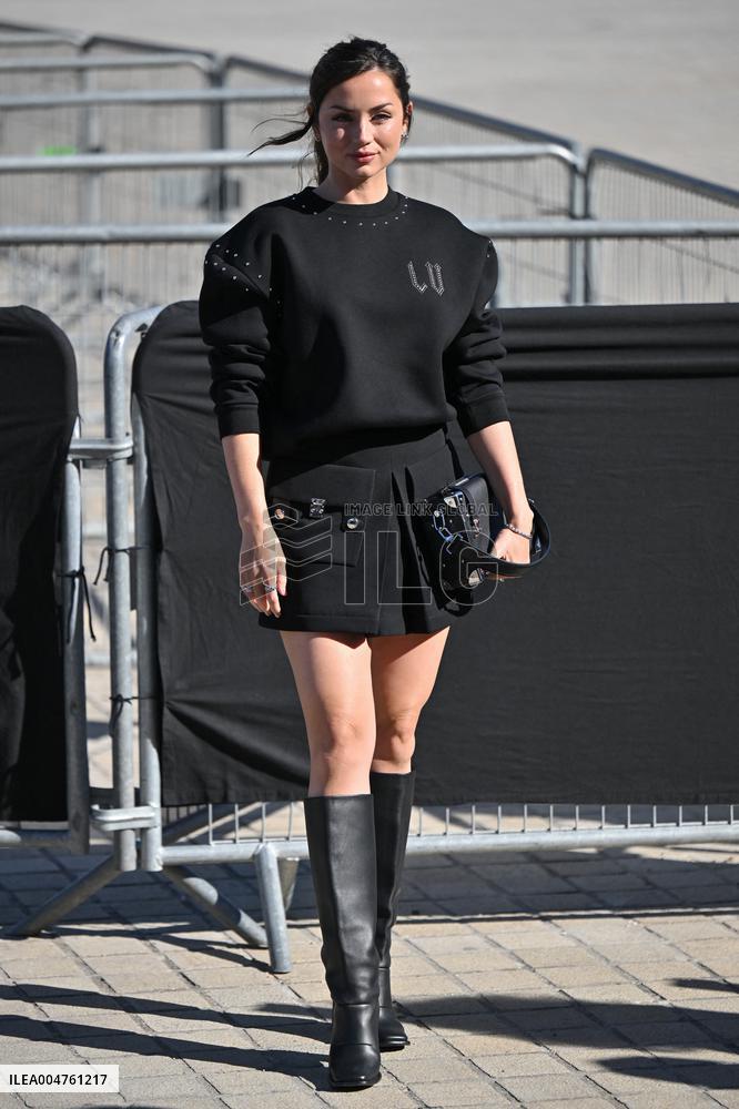 PFW Louis Vuitton Outside Arrivals