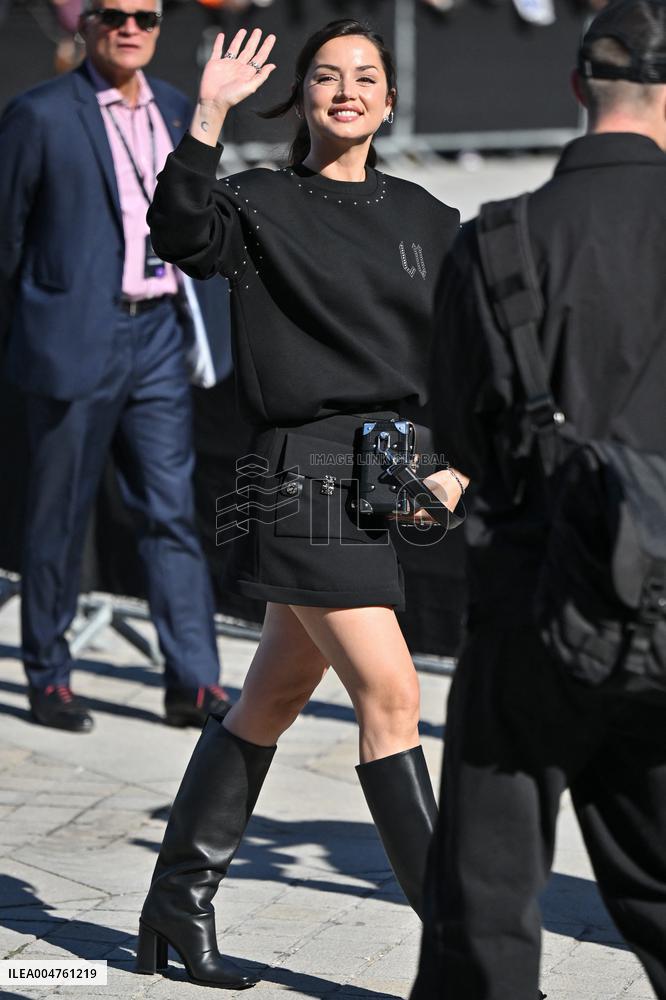 PFW Louis Vuitton Outside Arrivals