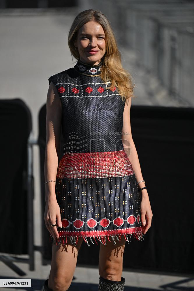 PFW Louis Vuitton Outside Arrivals