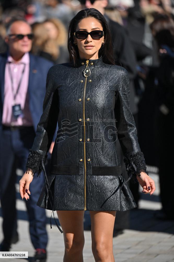 PFW Louis Vuitton Outside Arrivals