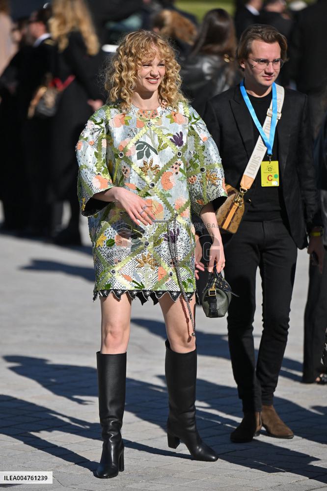 PFW Louis Vuitton Outside Arrivals
