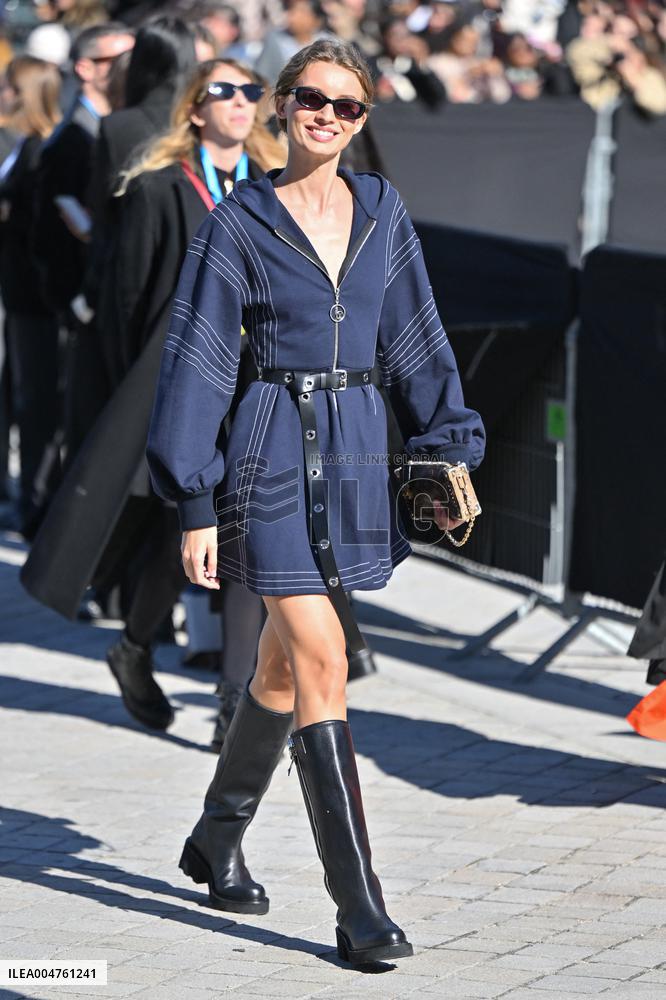 PFW Louis Vuitton Outside Arrivals