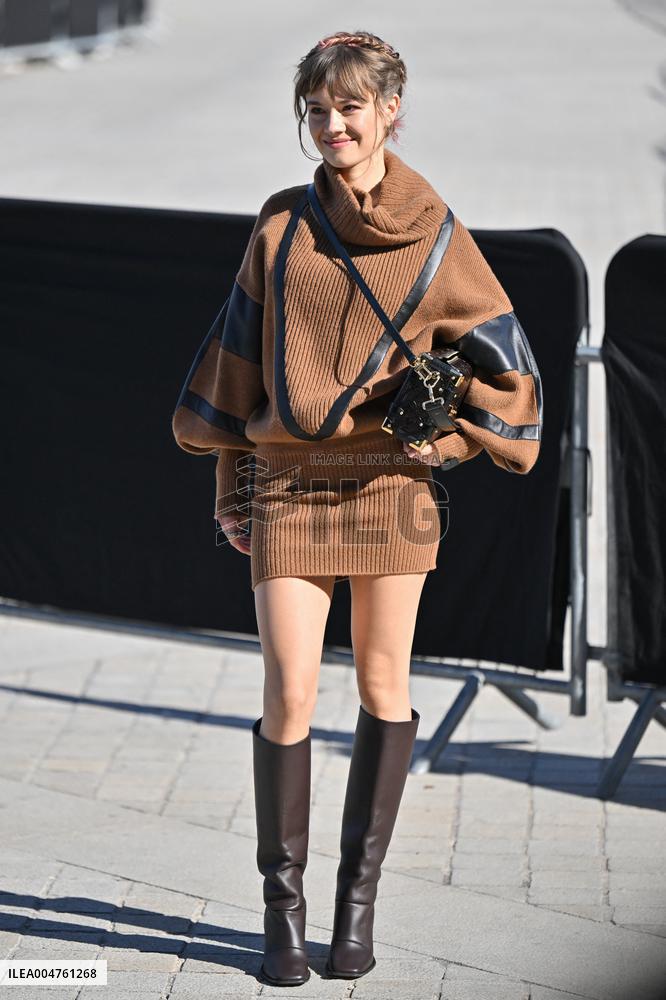 PFW Louis Vuitton Outside Arrivals