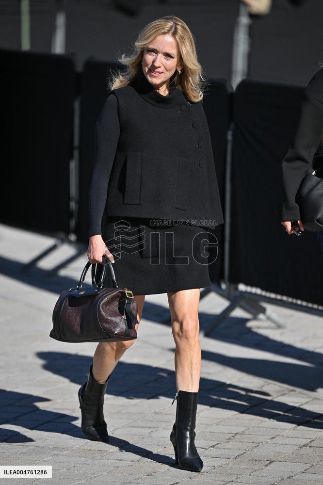 PFW Louis Vuitton Outside Arrivals