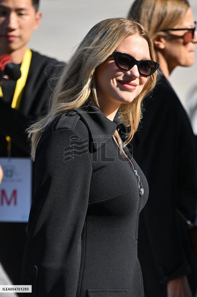 PFW Louis Vuitton Outside Arrivals