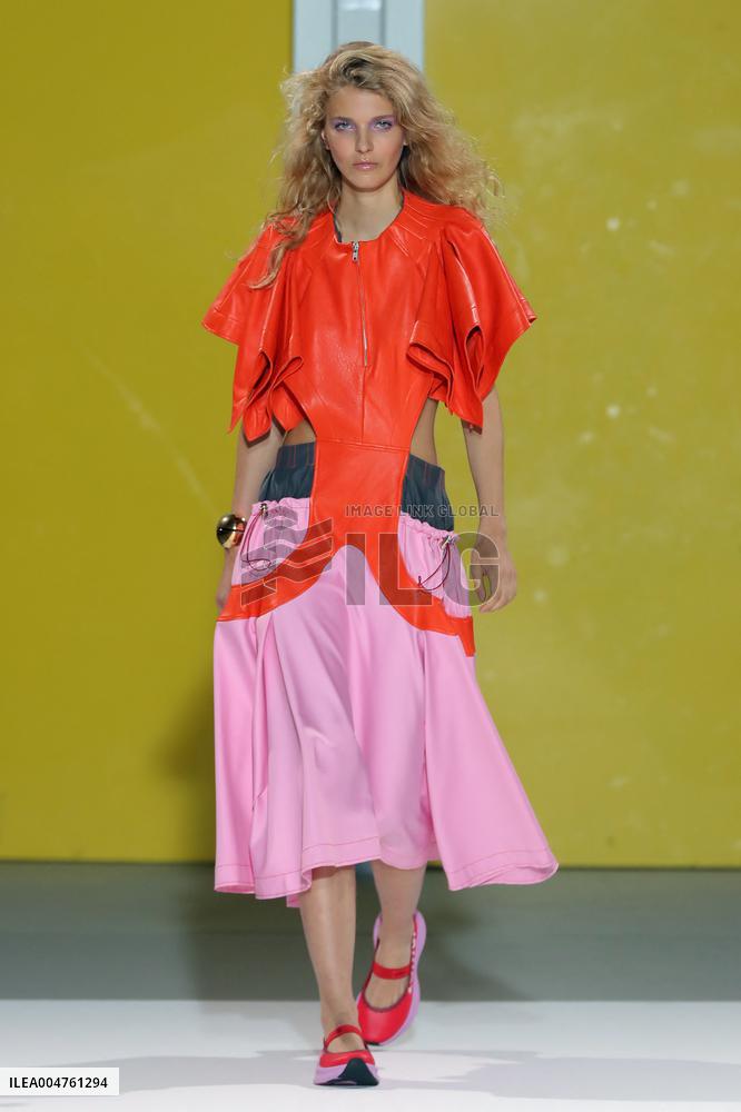 PFW - Zomer Runway