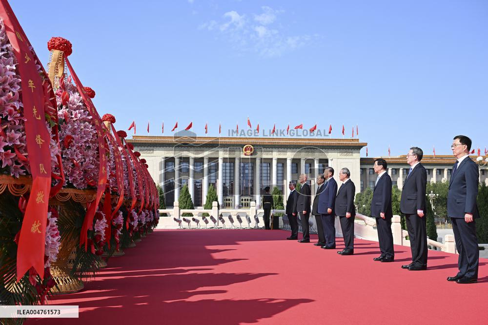 President Xi Jinping Paying Tribute to Fallen National Heroes - Beijing