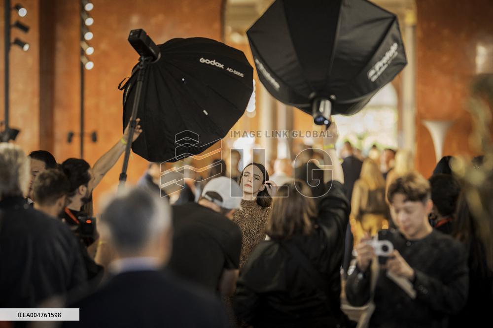 PFW - Louis Vuitton Front Row