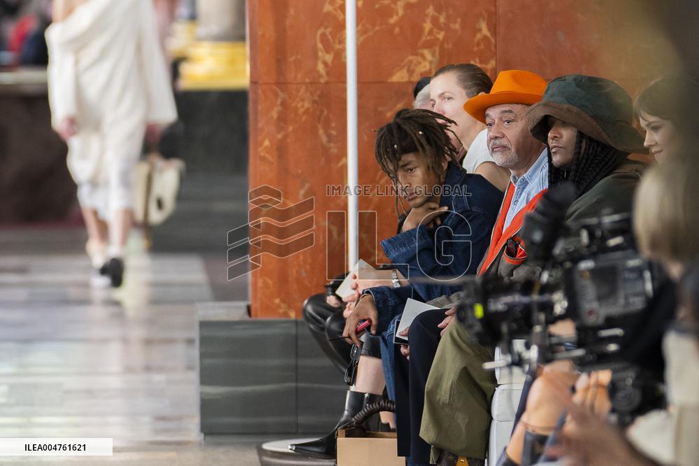 PFW - Louis Vuitton Front Row