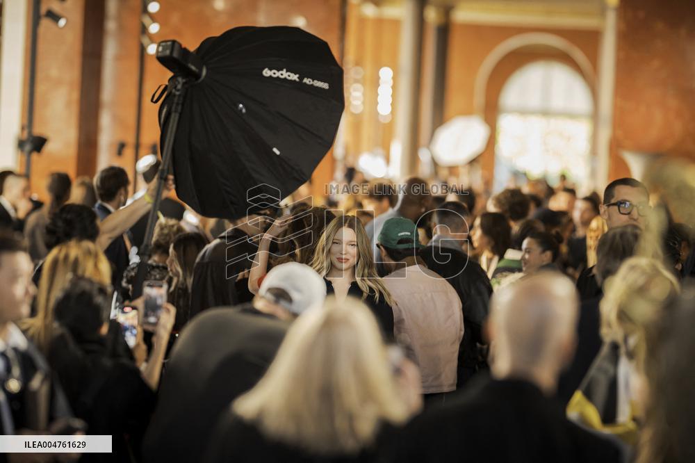 PFW - Louis Vuitton Front Row