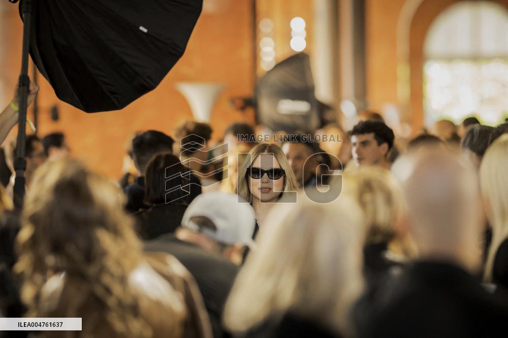 PFW - Louis Vuitton Front Row