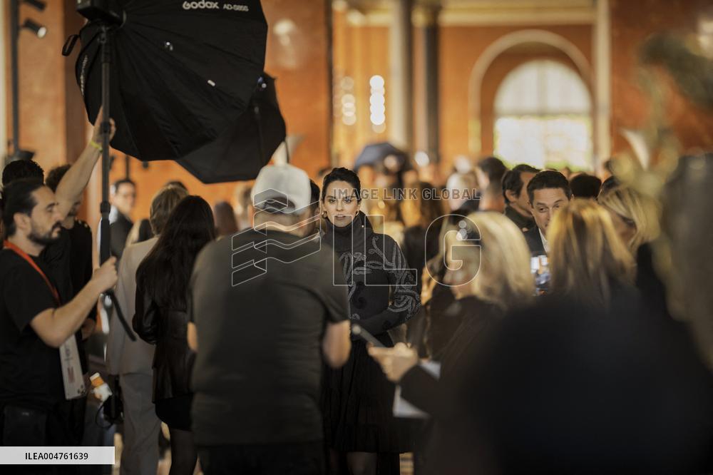 PFW - Louis Vuitton Front Row