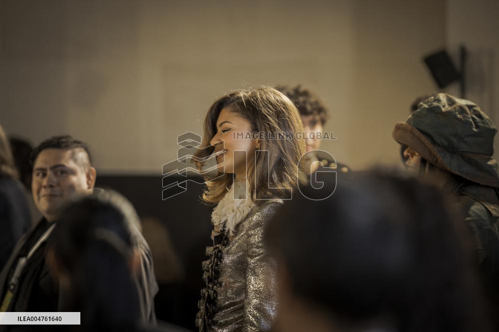 PFW - Louis Vuitton Front Row