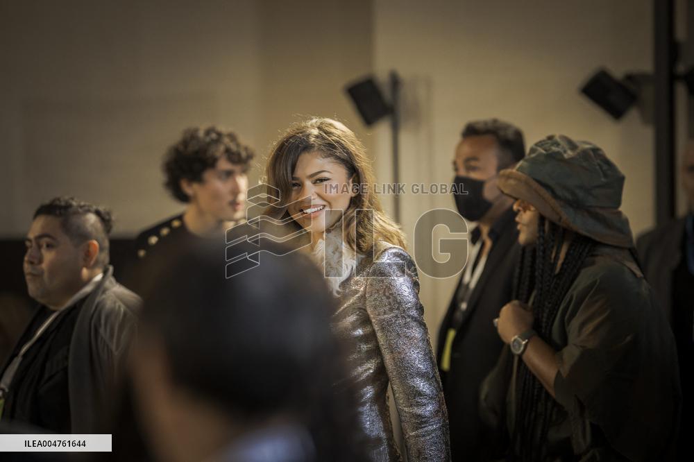 PFW - Louis Vuitton Front Row