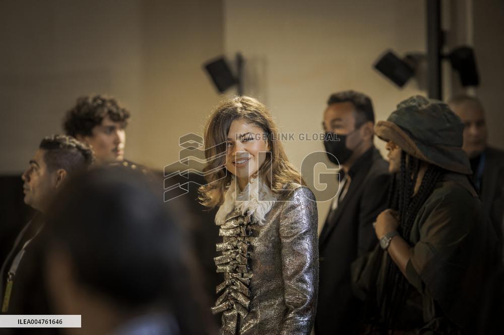 PFW - Louis Vuitton Front Row