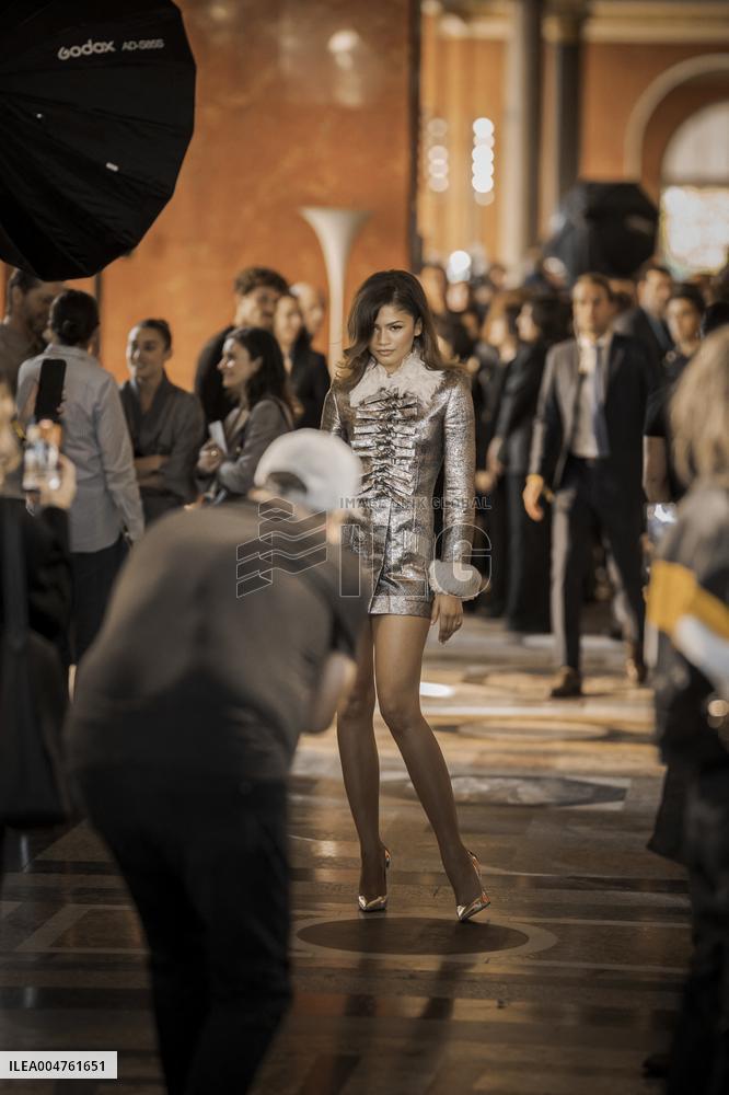 PFW - Louis Vuitton Front Row