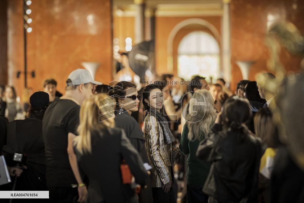 PFW - Louis Vuitton Front Row