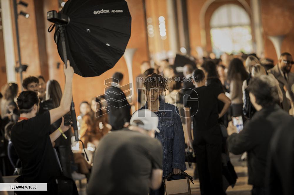 PFW - Louis Vuitton Front Row