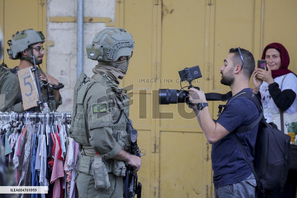 Israeli Army Limits Press Access in Hebron - West Bank