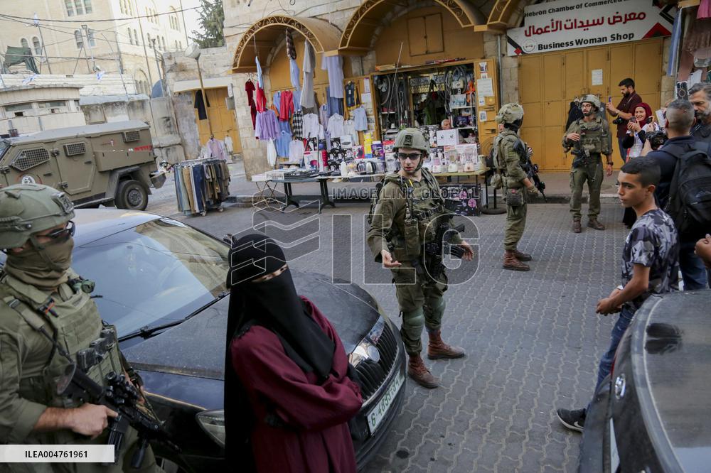 Israeli Army Limits Press Access in Hebron - West Bank