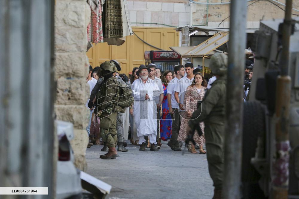 Israeli Army Limits Press Access in Hebron - West Bank