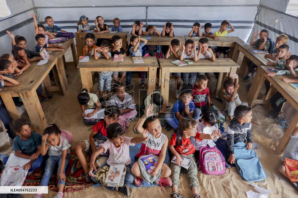 Gaza Children Face Education Disruption - Khan Yunis