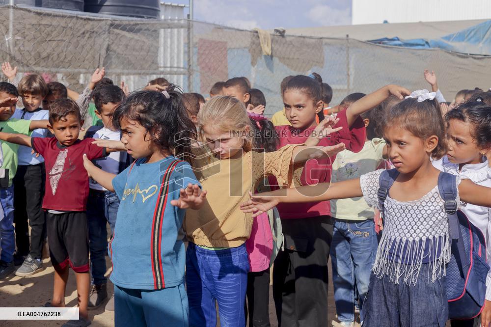 Gaza Children Face Education Disruption - Khan Yunis