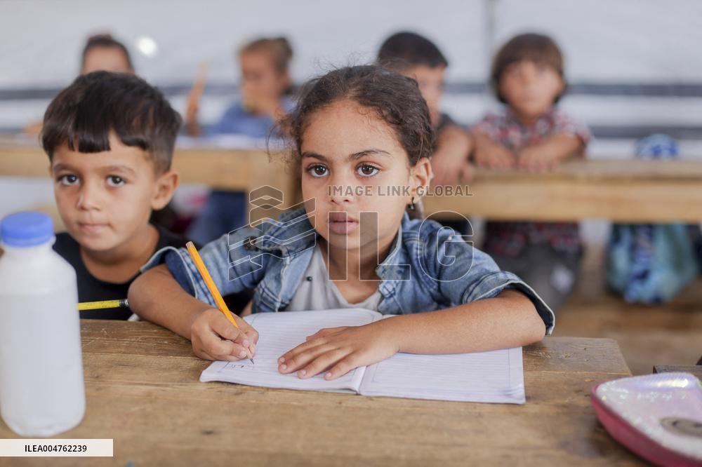 Gaza Children Face Education Disruption - Khan Yunis