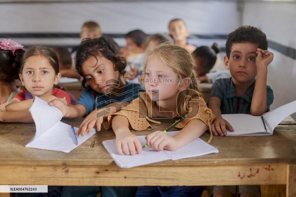 Gaza Children Face Education Disruption - Khan Yunis