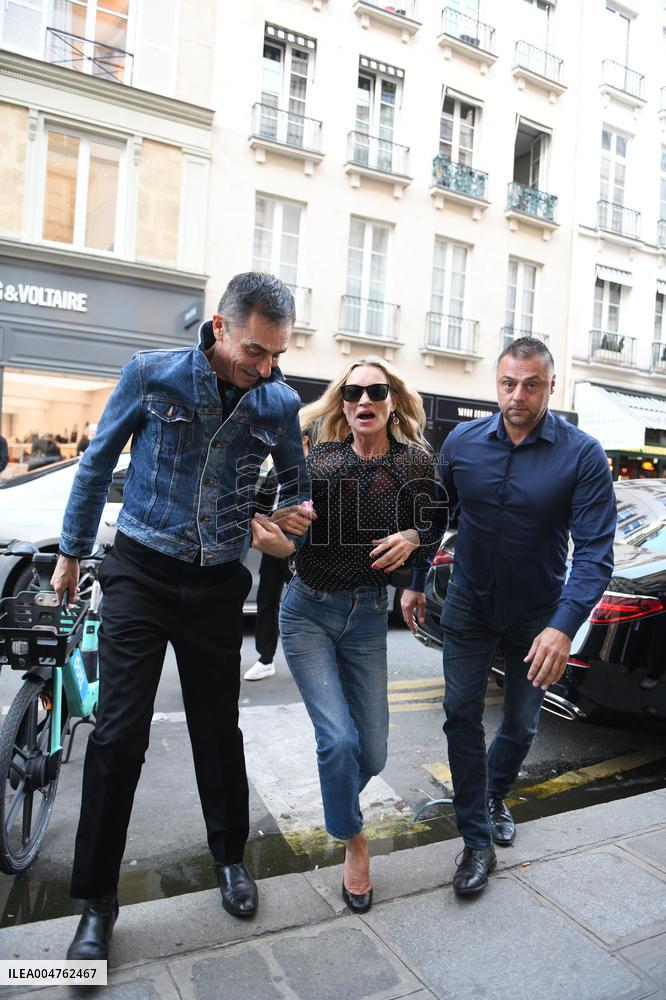 PFW - Kate Moss Sighting