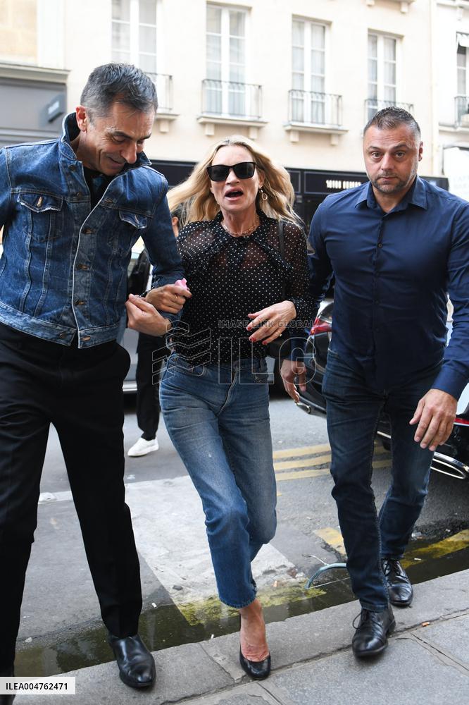 PFW - Kate Moss Sighting